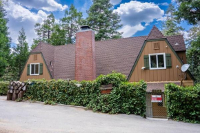 The Chardonnay Chalet, Lake View, Walk to Village!
